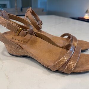 Vionic Women's Tan Strappy Wedges